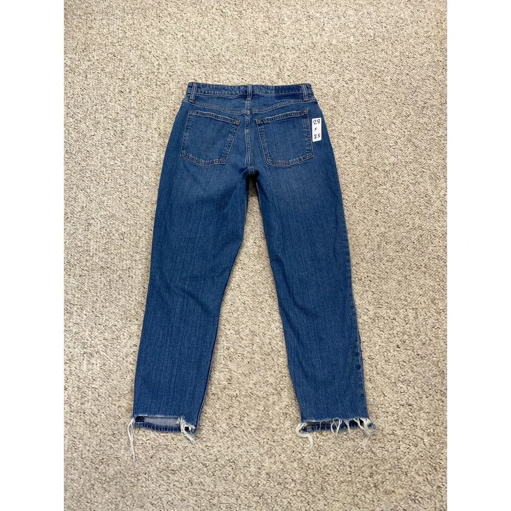 ABERCROMBIE & FITCH Curve Love The Mom High Rise Jean Distressed Size 28/6R